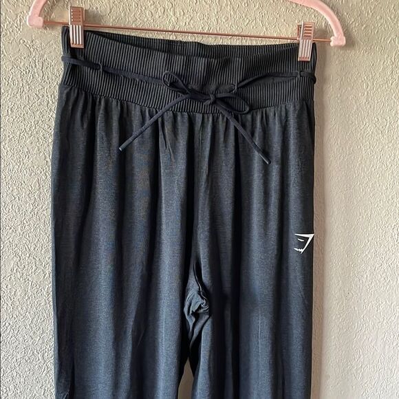 Gymshark seamless Black Joggers - Picture 4 of 8